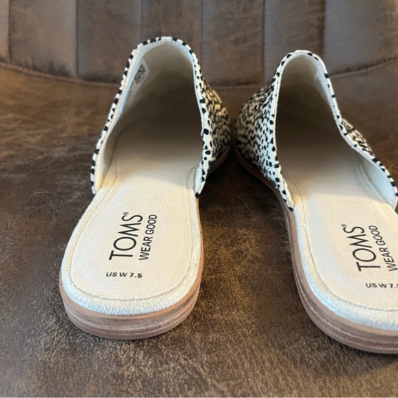 WOMEN'S JADE FLAT SLIP ON MULES IN MINI CHEETAH SIZE 7.5 LIKE NEW - Picture 8 of 11